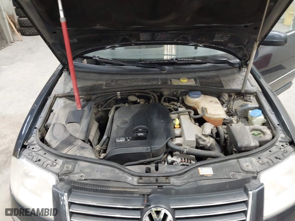 2003 Volkswagen Passat GLS with VIN WVWVD63B63E368748, listed as a IAAI auction lot 42022512 with 130,038 mi miles. Bid and sale history available at carsss.com. Image 10.