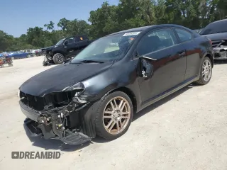 2006 Scion tC z VIN JTKDE177660068624, wystawiony jako Copart lot #56959365 z przebiegiem 127 436 mil mil oraz Szkody całkowita. Historia ofert i sprzedaży dostępna na DreamBid. Obrazek 1.