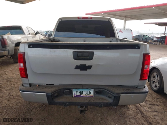 2007 Chevrolet Silverado 1500 LT w/1LT with VIN 3GCEK13367G545265, listed as a IAAI auction lot 41260768 with 162,356 mi miles. Bid and sale history available at carsss.com. Image 16.