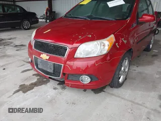2011 Chevrolet Aveo 2LT z VIN KL1TG6DE1BB133821, wystawiony jako IAAI lot #42238620 z przebiegiem 158 225 mil mil oraz . Historia ofert i sprzedaży dostępna na DreamBid. Obrazek 6.