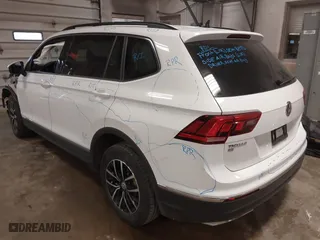 2021 Volkswagen Tiguan SE with VIN 3VV2B7AX1MM142501, listed as a IAAI auction lot 40983853 with 45,121 mi miles. Bid and sale history available at carsss.com. Image 3.