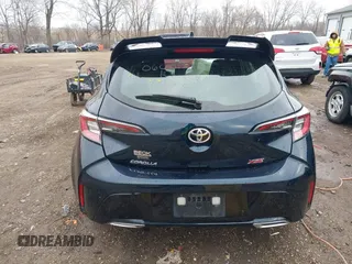 2019 Toyota Corolla Hatchback SE with VIN JTNK4RBEXK3060018, listed as a IAAI auction lot 41500627 with 96,997 mi miles. Bid and sale history available at carsss.com. Image 17.