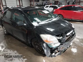 2008 Toyota Yaris z VIN JTDBT903884038062, wystawiony jako IAAI lot #41006263 z przebiegiem 216 309 mil mil oraz . Historia ofert i sprzedaży dostępna na DreamBid. Obrazek 1.