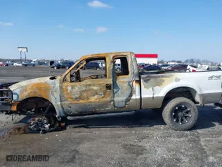 2000 Ford Super Duty F-250 XL with VIN 1FTNX21F3YED70759, listed as a IAAI auction lot 41571539 with 1 mi miles. Bid and sale history available at carsss.com. Image 12.