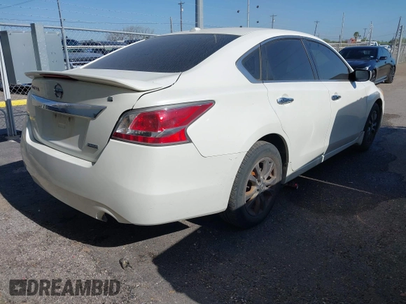 2015 Nissan Altima 2.5 z VIN 1N4AL3AP4FC469081, wystawiony jako IAAI lot #41982777 z przebiegiem 208 731 mil mil oraz . Historia ofert i sprzedaży dostępna na DreamBid. Obrazek 4.