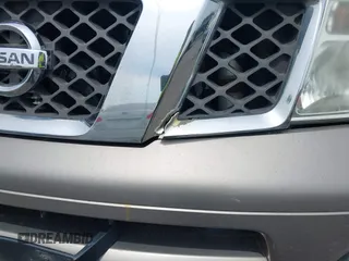 2005 Nissan Pathfinder LE z VIN 5N1AR18W95C743850, wystawiony jako IAAI lot #42331533 z przebiegiem 137 824 mil mil oraz . Historia ofert i sprzedaży dostępna na DreamBid. Obrazek 6.