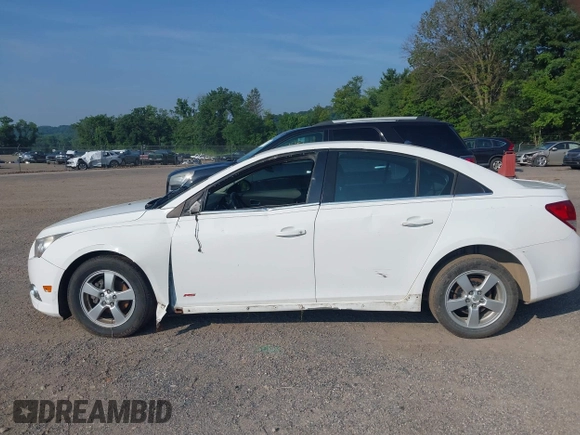 2014 Chevrolet Cruze 1LT with VIN 1G1PC5SB4E7481461, listed as a IAAI auction lot 42628673 with 164,689 mi miles and . Bid and sale history available at DreamBid. Image 14.