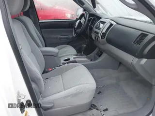 2011 Toyota Tacoma with VIN 5TFUU4EN8BX019682, listed as a IAAI auction lot 41187802 with 114,491 mi miles. Bid and sale history available at carsss.com. Image 5.