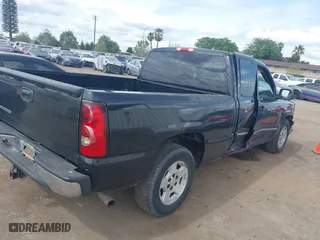 2006 Chevrolet Silverado 1500 LT1 with VIN 2GCEC19T361120940, listed as a IAAI auction lot 41902798 with 256,188 mi miles. Bid and sale history available at carsss.com. Image 4.