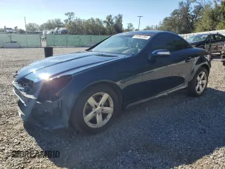 2008 Mercedes-Benz SLK-Class 3.0L with VIN WDBWK54F28F187734, listed as a Copart auction lot 81987254 with 113,937 mi miles and Salvage Title. Bid and sale history available at carsss.com. Image 1.