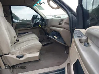 2001 Ford Super Duty F-250 XL with VIN 1FTNX21SX1EA07328, listed as a IAAI auction lot 41493164 with 221,991 mi miles. Bid and sale history available at carsss.com. Image 5.