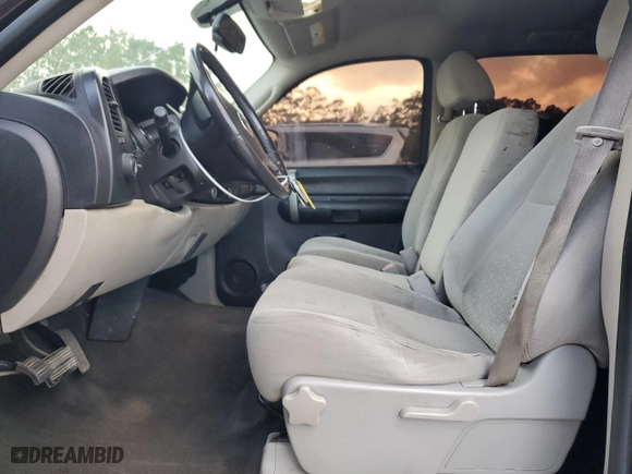 2008 Chevrolet Silverado 1500 LTZ with VIN 2GCEC13J281265476, listed as a Copart auction lot 44122675 with 302,715 mi miles and Salvage Title. Bid and sale history available at carsss.com. Image 7.