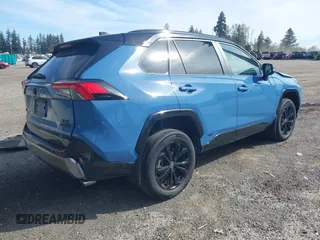 2024 Toyota RAV4 Hybrid XSE z VIN 2T3E6RFV9RW075770, wystawiony jako IAAI lot #42036065 z przebiegiem 33 099 mil mil oraz . Historia ofert i sprzedaży dostępna na DreamBid. Obrazek 4.