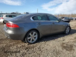 2019 Jaguar XE 25t Premium with VIN SAJAJ4FX1KCP49504, listed as a Copart auction lot 86698644 with 0 mi miles and Salvage Title. Bid and sale history available at carsss.com. Image 3.