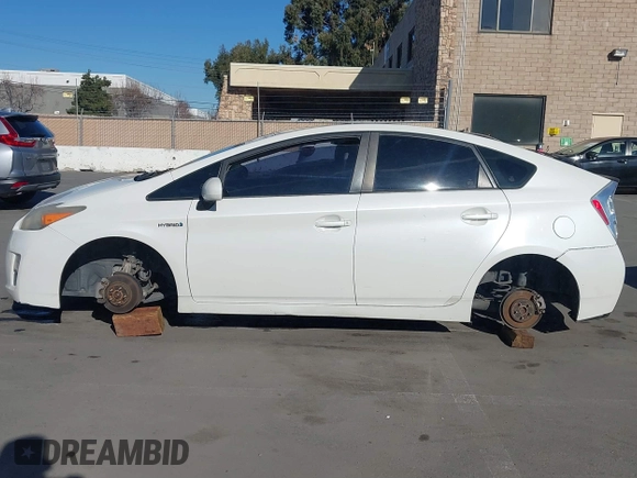2010 Toyota Prius II with VIN JTDKN3DUXA5224177, listed as a IAAI auction lot 41389358 with 238,489 mi miles. Bid and sale history available at carsss.com. Image 14.