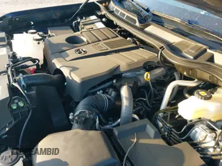 2025 Toyota Tundra SR с VIN 5TFLA5DB9SX247322, выставлен на аукционе IAAI как лот 42038727 с пробегом 5 588 миль миль и . История ставок и продаж доступна на DreamBid. Изображение 19.