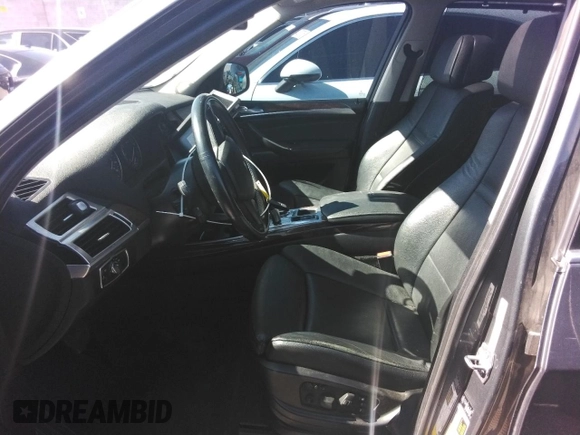 2013 BMW X5 xDrive35i with VIN 5UXZV4C59D0B16487, listed as a Copart auction lot 44130225 with 140,192 mi miles and Clean Title. Bid and sale history available at carsss.com. Image 7.