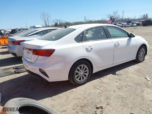 2024 Kia Forte LXS with VIN 3KPF24AD2RE768659, listed as a IAAI auction lot 41770415 with 47,018 mi miles. Bid and sale history available at carsss.com. Image 4.