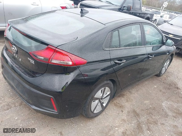 2017 Hyundai Ioniq Hybrid Blue with VIN KMHC65LC2HU048632, listed as a IAAI auction lot 41830626 with 152,672 mi miles. Bid and sale history available at carsss.com. Image 4.