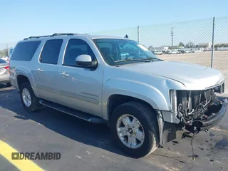 2011 Chevrolet Suburban LT z VIN 1GNSKJE31BR242863, wystawiony jako IAAI lot #42268333 z przebiegiem 272 024 mil mil oraz . Historia ofert i sprzedaży dostępna na DreamBid. Obrazek 1.