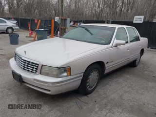 1998 Cadillac DeVille z VIN 1G6KD54YXWU800156, wystawiony jako IAAI lot #41820044 z przebiegiem Nie podano mil oraz . Historia ofert i sprzedaży dostępna na DreamBid. Obrazek 2.