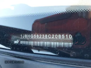 2008 Jeep Commander Limited with VIN 1J8HG58238C208510, listed as a IAAI auction lot 40289720 with 113,958 mi miles and . Bid and sale history available at DreamBid. Image 9.