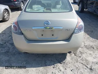 2009 Nissan Altima 2.5 S with VIN 1N4AL21E69N445043, listed as a IAAI auction lot 42141999 with 156,010 mi miles. Bid and sale history available at carsss.com. Image 6.