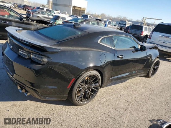 2023 Chevrolet Camaro ZL1 z VIN 1G1FK1R62P0135825, wystawiony jako Copart lot #84081194 z przebiegiem 57 719 mil mil oraz Szkody całkowita. Historia ofert i sprzedaży dostępna na DreamBid. Obrazek 3.