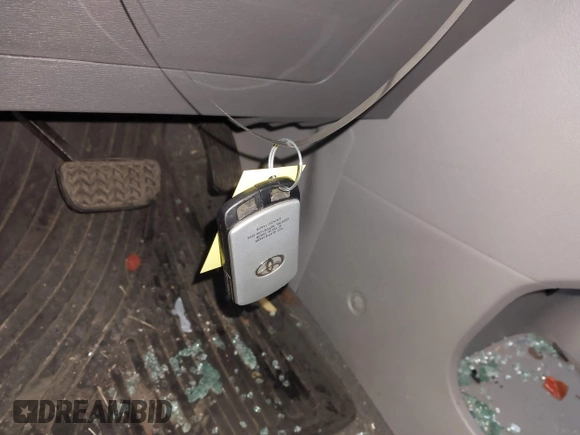 2019 Toyota Sienna LE Auto Access Seat with VIN 5TDKZ3DC6KS988342, listed as a IAAI auction lot 41456926 with 91,799 mi miles and . Bid and sale history available at DreamBid. Image 11.