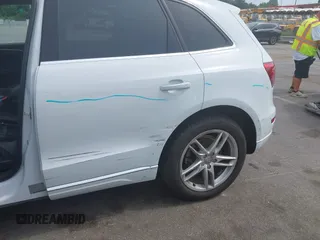 2017 Audi Q5 Premium Plus z VIN WA1L2AFP5HA096029, wystawiony jako IAAI lot #42278540 z przebiegiem 95 450 mil mil oraz . Historia ofert i sprzedaży dostępna na DreamBid. Obrazek 6.