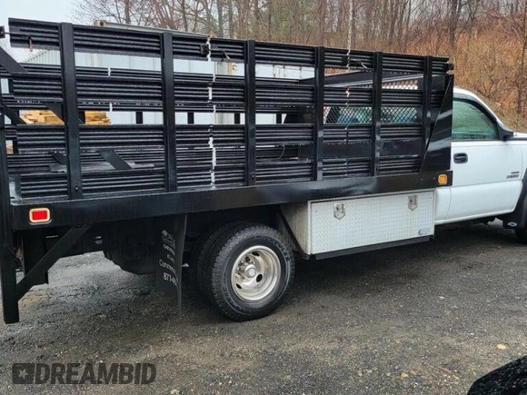 2007 Chevrolet Silverado 1500 with VIN 1GBJC34D67E167779, listed as a Copart auction lot 55501975 with 166,218 mi miles and Clean Title. Bid and sale history available at DreamBid. Image 4.