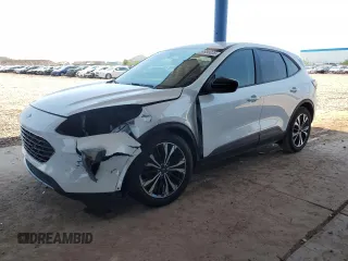 2022 Ford Escape SE z VIN 1FMCU0G65NUA90950, wystawiony jako Copart lot #59986025 z przebiegiem 4 765 mil mil oraz Szkoda całkowita • Salvage title. Historia ofert i sprzedaży dostępna na DreamBid. Obrazek 1.