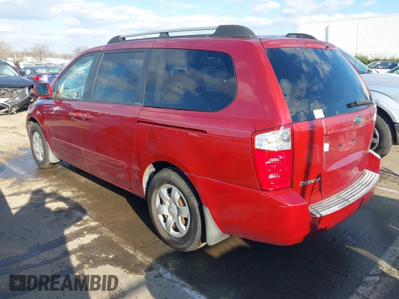 2008 Kia Sedona LX with VIN KNDMB233986222686, listed as a IAAI auction lot 41370167 with 216,383 mi miles. Bid and sale history available at carsss.com. Image 3.