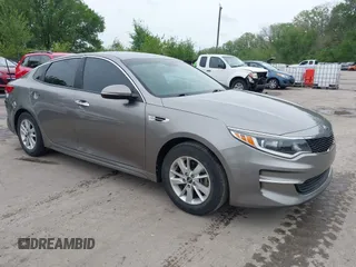2018 Kia Optima LX z VIN 5XXGT4L38JG238438, wystawiony jako IAAI lot #42110563 z przebiegiem 46 119 mil mil oraz . Historia ofert i sprzedaży dostępna na DreamBid. Obrazek 1.