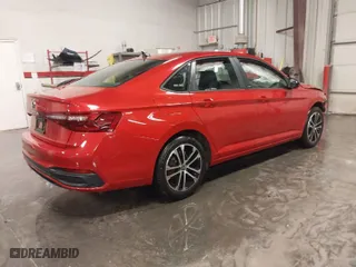2025 Volkswagen Jetta Sport with VIN 3VWBX7BU2SM011768, listed as a IAAI auction lot 40951748 with 869 mi miles. Bid and sale history available at carsss.com. Image 4.