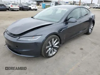 2024 Tesla Model 3 z VIN 5YJ3E1EA6RF868668, wystawiony jako Copart lot #59817015 z przebiegiem 673 mil mil oraz Szkoda całkowita • Salvage title. Historia ofert i sprzedaży dostępna na DreamBid. Obrazek 1.