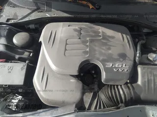 2017 Chrysler 300 S with VIN 2C3CCAGG8HH534825, listed as a IAAI auction lot 28967958 with 33,377 mi miles and . Bid and sale history available at carsss.com. Image 10.