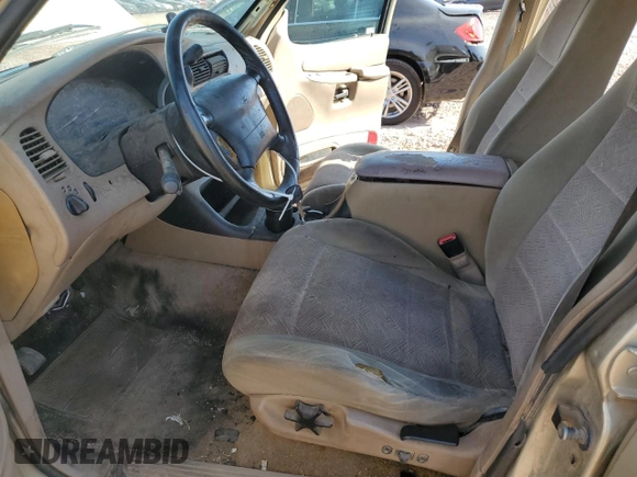 2000 Ford Explorer XLT with VIN 1FMZU63E7YZB87715, listed as a Copart auction lot 43539135 with 233,743 mi miles and Clean title. Bid and sale history available at DreamBid. Image 7.