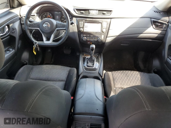 2017 Nissan Rogue SV z VIN KNMAT2MT2HP534275, wystawiony jako Copart lot #53000745 z przebiegiem 196 660 mil mil oraz Szkody całkowita. Historia ofert i sprzedaży dostępna na DreamBid. Obrazek 8.