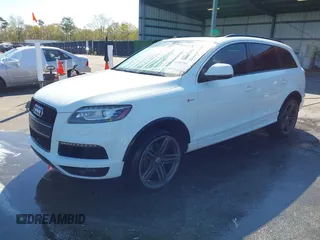 2015 Audi Q7 3.0T S line Prestige with VIN WA1DGAFE5FD020651, listed as a IAAI auction lot 41863003 with 167,938 mi miles. Bid and sale history available at carsss.com. Image 17.