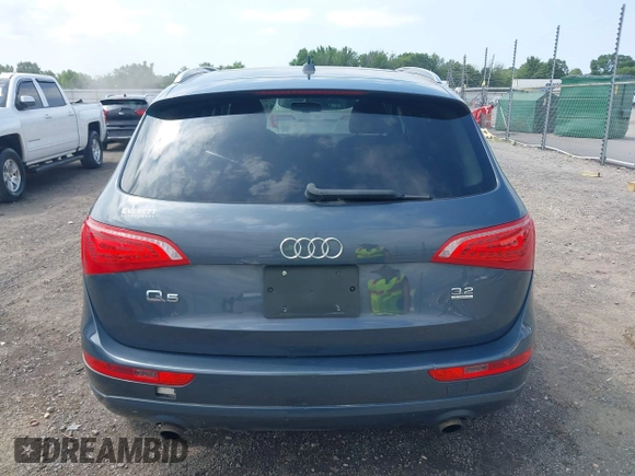 2010 Audi Q5 z VIN WA1LKBFP3AA061212, wystawiony jako IAAI lot #42307742 z przebiegiem 179 897 mil mil oraz . Historia ofert i sprzedaży dostępna na DreamBid. Obrazek 17.