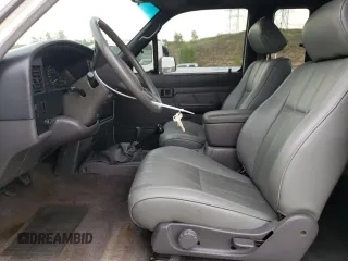 1993 Toyota Pickup DLX z VIN 4TAVN13D1PZ122508, wystawiony jako Copart lot #56737535 z przebiegiem 291 854 mil mil oraz Tytuł czysty. Historia ofert i sprzedaży dostępna na DreamBid. Obrazek 7.
