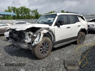 2024 Toyota Land Cruiser z VIN JTEABFAJ9RK004196, wystawiony jako Copart lot #54755695 z przebiegiem Nie podano mil oraz Szkody całkowita. Historia ofert i sprzedaży dostępna na DreamBid. Obrazek 1.