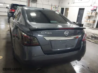 2013 Nissan Altima 3.5 SL with VIN 1N4BL3AP9DC145920, listed as a IAAI auction lot 41567844 with 140,198 mi miles. Bid and sale history available at carsss.com. Image 16.