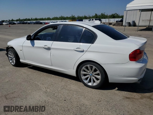 2011 BMW 3 Series 328i с VIN WBAPH5C56BA445624, выставлен на аукционе Copart как лот 54777105 с пробегом Не указан миль и Списание • Salvage title. История ставок и продаж доступна на DreamBid. Изображение 2.