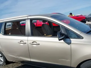 2016 Kia Sedona LX with VIN KNDMB5C13G6093438, listed as a IAAI auction lot 41662704 with 132,343 mi miles. Bid and sale history available at carsss.com. Image 13.