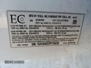 2023 Tesla Model Y Long Range z VIN 7SAYGAEE2PF758235, wystawiony jako Copart lot #49059895 z przebiegiem 57 615 mil mil oraz Czysty tytuł • Clean title. Historia ofert i sprzedaży dostępna na DreamBid. Obrazek 13.