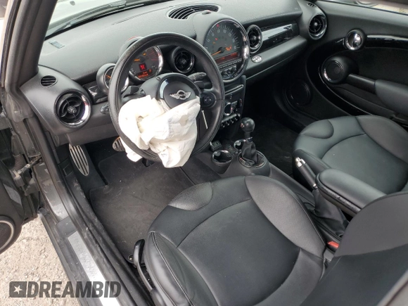 2015 MINI Convertible S z VIN WMWZP3C53F2A91032, wystawiony jako Copart lot #87769995 z przebiegiem 94 165 mil mil oraz Szkoda całkowita • Salvage title. Historia ofert i sprzedaży dostępna na DreamBid. Obrazek 8.