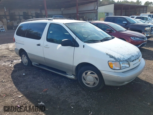 1999 Toyota Sienna LE with VIN 4T3ZF13C5XU161001, listed as a IAAI auction lot 41309712 with 364,688 mi miles. Bid and sale history available at carsss.com. Image 1.