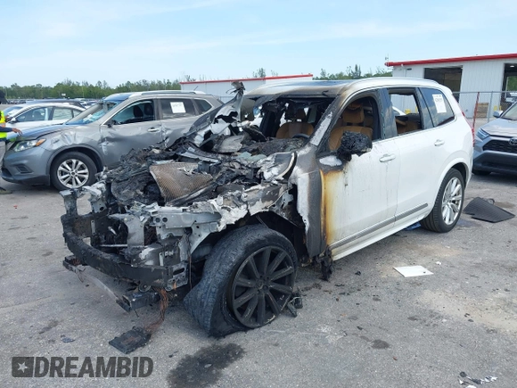 2016 Volvo XC90 T6 Inscription with VIN YV4A22PLXG1018954, listed as a IAAI auction lot 42301333 with Not provided miles and . Bid and sale history available at DreamBid. Image 11.